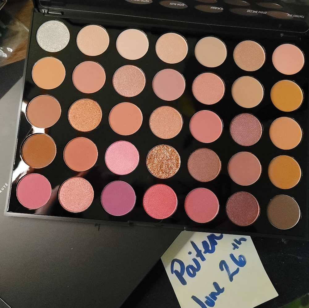 Morphe 35XO Natural Flirt